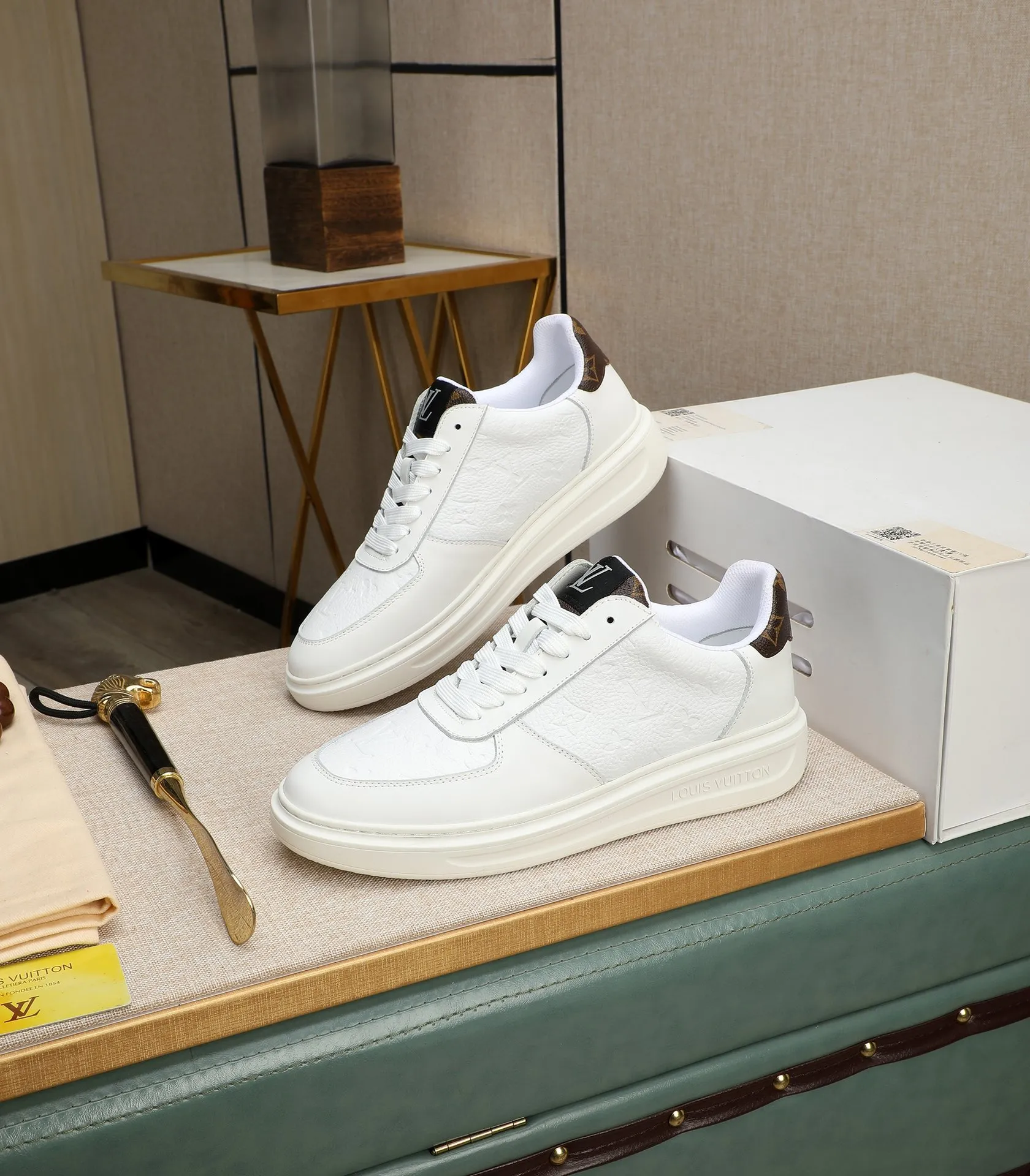 Men's shoes 💰540 💰(Niuli: full package) louis vuitton (Louis Vuitton/lv) top 🔍🔍 new models are on sale at the same time at the counter. The upper 🇮🇹 is imported from Italy, first-layer cowhide, and the lining is fully imported cowhide. 💪💪, completely 1⃣️ to 1 ⃣️Re-engraved🇮🇹💪💪, ⚠Sole: The original sole is specially provided by the original factory, the exclusive movable molded sole is super comfortable, ⚠The original factory follows the order, 🔍🔍high quality, you can enter and exit the counter at will, welcome to compare⚠. Code number:38-44